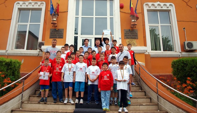 Primăria Municipiului Medgidia și-a premiat campionii - primariamunicipiuluimedgidia1-1403021700.jpg