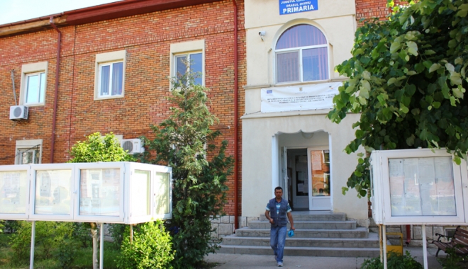 Audiență generală la Primăria Ovidiu, organizată de edilul George Scupra - primariaovidiu3-1501858577.jpg