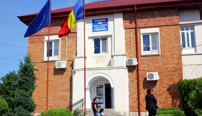 Edilul George Scupra, audiență generală la Primăria Ovidiu - primariaovidiu7-1445170220.jpg