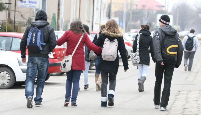 Primari constănțeni dați în judecată pentru că nu dau burse elevilor - primaridatiinjudecata-1573773441.jpg