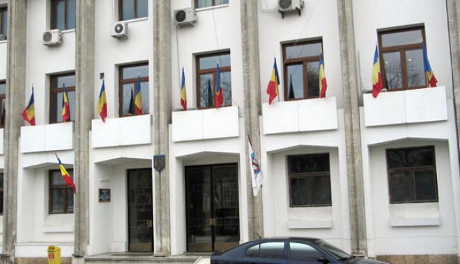 Ei sunt cei 10 care candidează pentru Primăria Constanța - primarie-1336557609.jpg