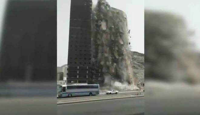 VIDEO / O clădire s-a prăbușit din senin la Mecca - primarie-1440660340.jpg