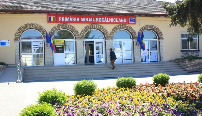Dezbatere la Primăria Mihail Kogălniceanu pe tema transportului public - primarie-kogalniceanu-1683636196.JPG