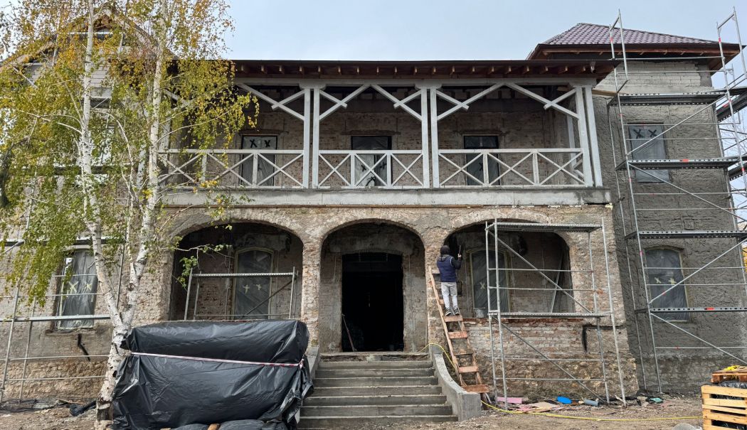 Administraţia locală din Techirghiol continuă lucrările de reabilitare a primăriei - primarie-techirghiol-reabilitare-1731521063.jpg
