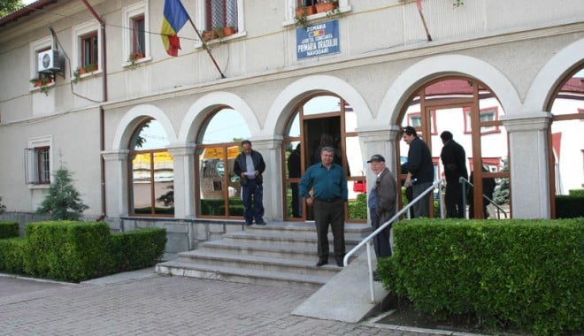 Liberalii amenință: candidat propriu la Primăria Năvodari! - primarienavodarisc3-1312833200.jpg