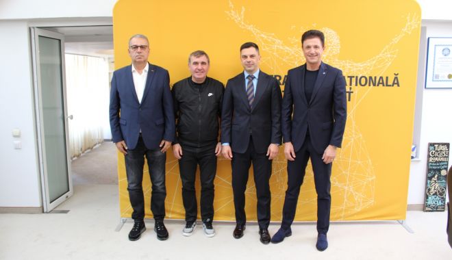 Primarul Vergil Chițac: 
