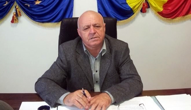 Primarul din Mihai Viteazu, amenințat cu cuțitul la gât de un cioban: 
