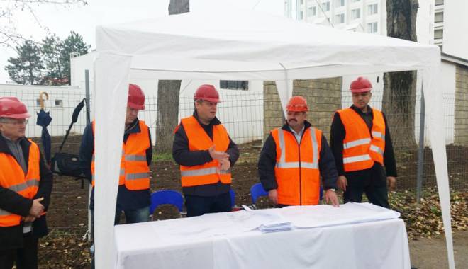 Eforie va deveni un imens șantier. Încep lucrările de introducere  a rețelei de gaze - primarulbrailoiureteagazeeforie-1448303210.jpg