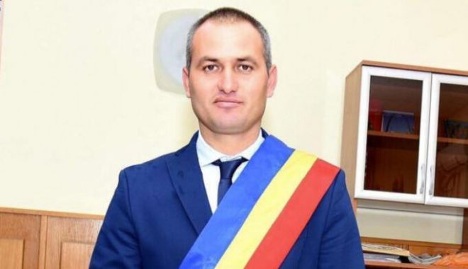 La două luni de la dezastrul de la Crevedia, primarul și-a mărit salariul - primaruldincrevediasiamaritsalar-1699982255.jpg