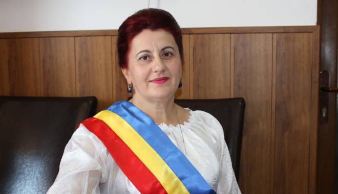 Primarul din Saraiu, Dorinela Irimia,  a prezentat bilanțul primilor doi ani de mandat - primaruldinsaraiudorinelairimias-1419865709.jpg