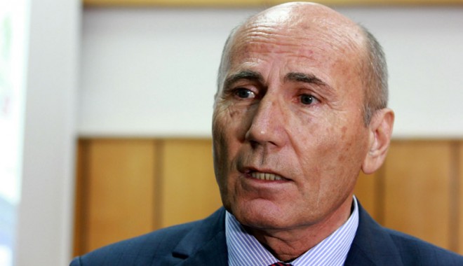 Primarul Gheorghe Hânsă caută finanțare pentru anveloparea blocurilor din Cernavodă - primarulgheorghehansa-1392823490.jpg