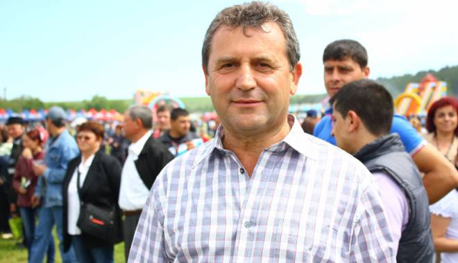 Primarul Gheorghe Moldovan  vă invită la 