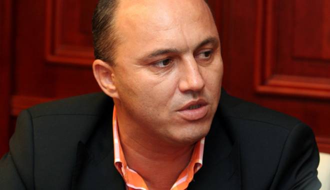 Primarul Mugurel Mitrana i-a luat locul lui Adrian Stan la conducerea LAL - primarulmugurmitrana10-1446382390.jpg
