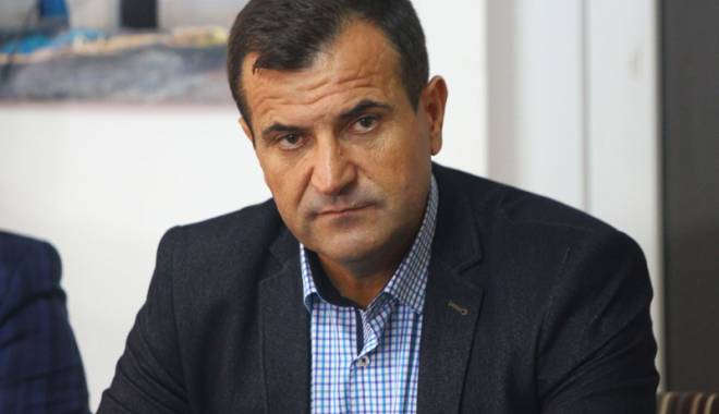Primarul Valentin Vrabie continuă proiectul privind realizarea cișmelelor în Peștera - primarulvalentinvrabiecontinua5-1439124667.jpg