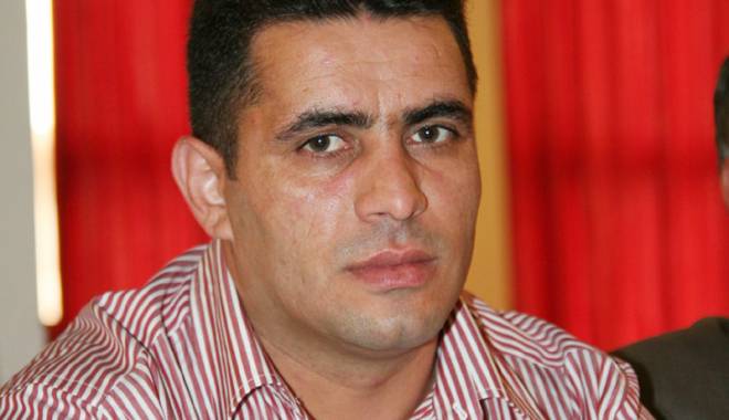 Primarul Vasile Delicoti inaugurează noua școală din Poarta Albă - primarulvasiledelicotipoartaalba-1451317205.jpg