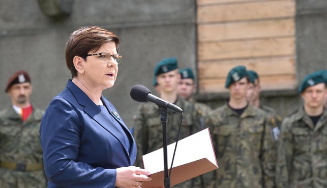 Prim-minstrul polonez agită spiritele în UE: compară migrația cu nazismul - primministrulpolonezagitaapele-1497527432.jpg