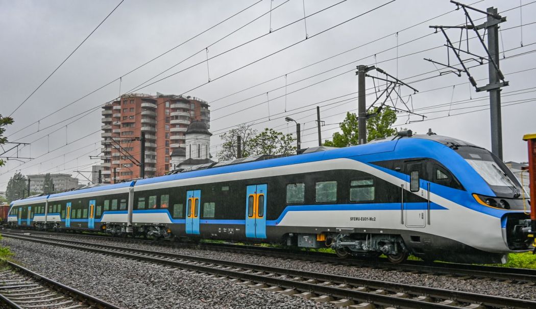 Primul tren produs în China, care va face legătura între munte și mare, a ajuns la Constanța - primul-tren-chinez-t-1713978081.jpg