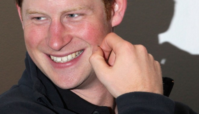 Prințul Harry nu are noroc în dragoste - princeharrywalkingwiththewounded-1331830876.jpg
