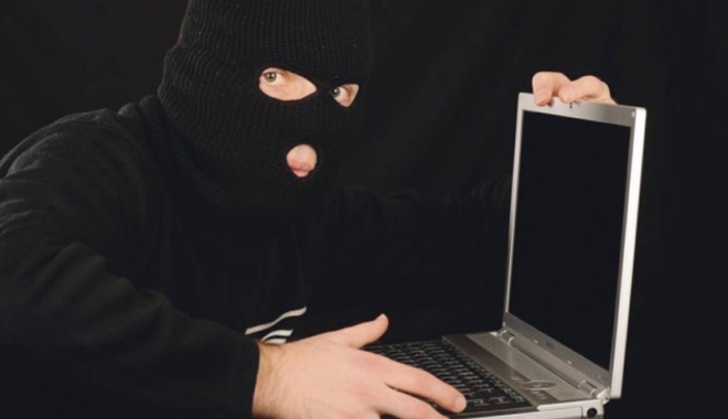 Prins după ce a furat un laptop dintr-un cabinet medical din Mereni - prins-1462553038.jpg