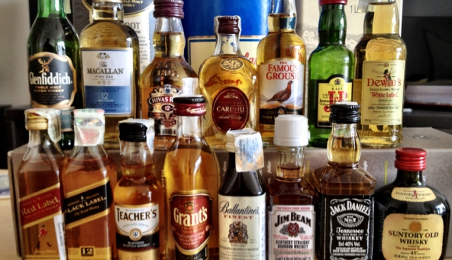 Prins după ce a încercat să fure 10 sticle de whisky - prins-1509113395.jpg
