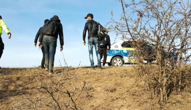 Migranți libieni, prinși pe câmp, aproape de graniță - prinsilafrontiera-1601824010.jpg