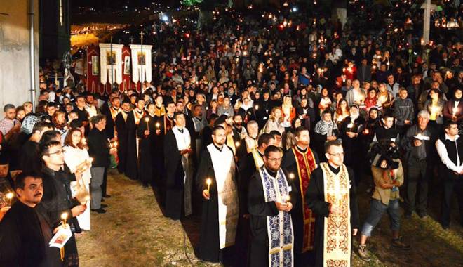 Procesiune religioasă pe străzile Mangaliei - procesiune-1441306687.jpg