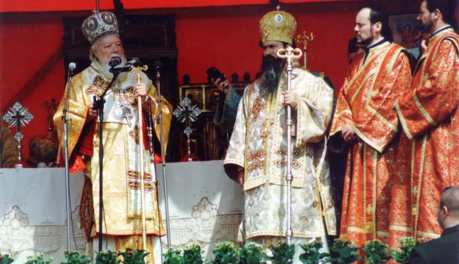 Procesiune cu moaște de la mânăstirea Lipnița - procesiune-1461254412.jpg