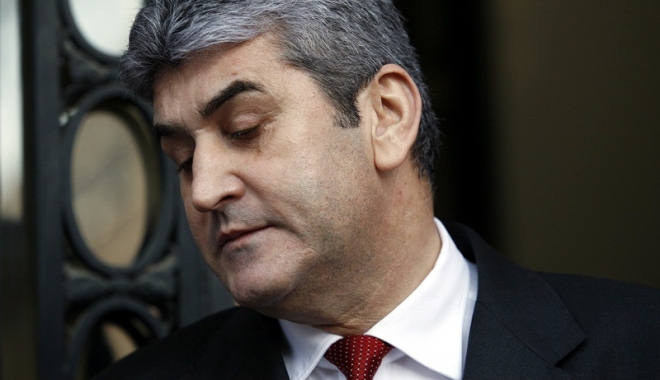 Procurorii DNA au pus sechestru pe clădiri și terenuri ale lui Gabriel Oprea - procurorii-1462383230.jpg