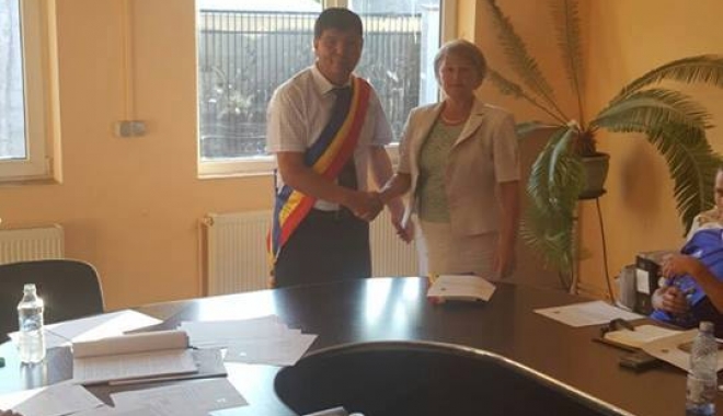 S-au încheiat disputele politice la Castelu. Cine conduce localitatea - prodancastelu-1470815146.jpg