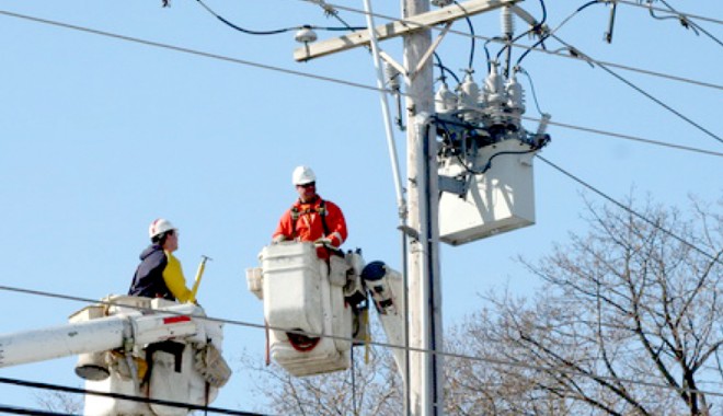 Producția de electricitate crește, dar consumul scade - productiaelectricitate-1405015169.jpg