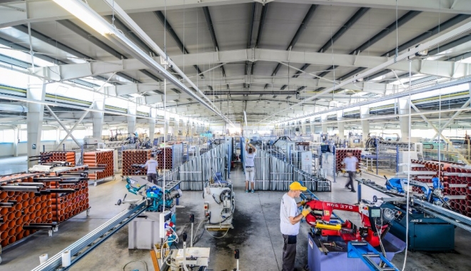 Producția industrială e în ușoară creștere - productiaindustriala-1463056329.jpg