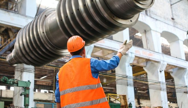 Producția industrială este în ușoară scădere - productiaindustrialaesteinusoara-1652451791.jpg