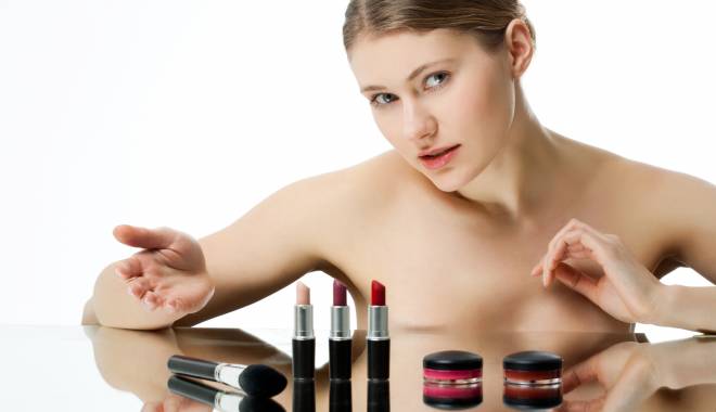 Atenție! TOP 3 pericole din produsele de frumusețe - produse-1439214435.jpg