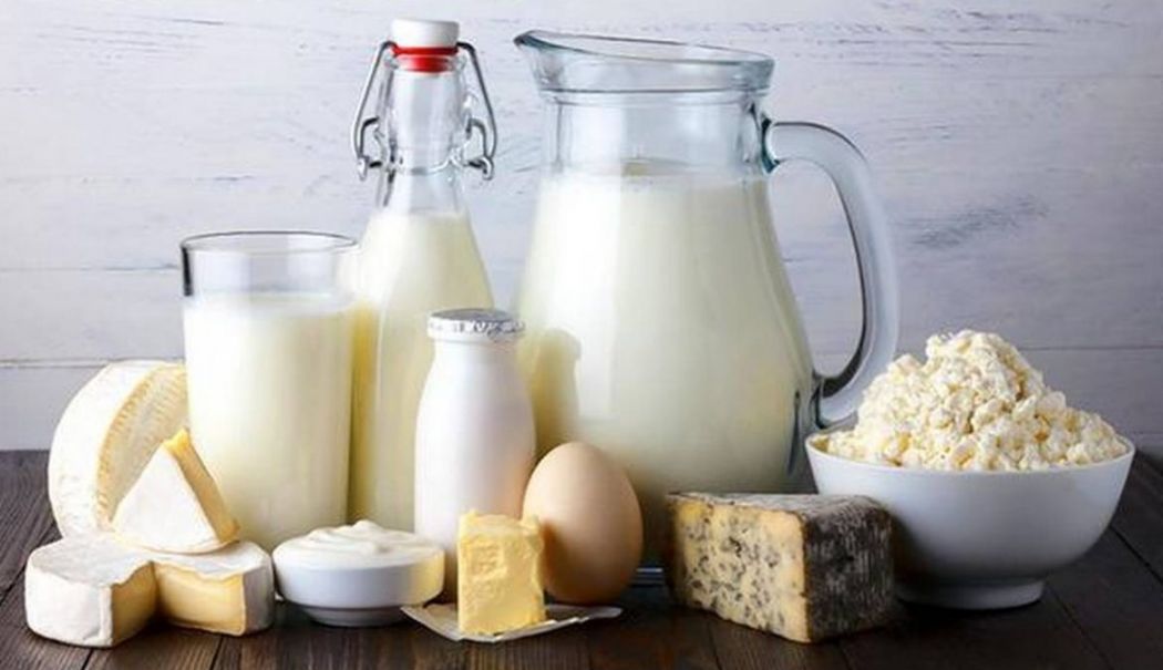 Începutul anului vine cu noi creşteri la preţul alimentelor. Primele semnale vin de la producătorii de lactate