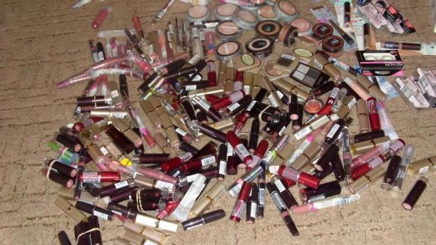 Ce au găsit comisarii Protecției Consumatorilor în cosmetice - produsecosmetice-1325071601.jpg
