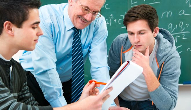 Vești bune pentru profesori: se vor plăti drepturile restante din perioada 2017-2021 - prof-1649926202.jpg