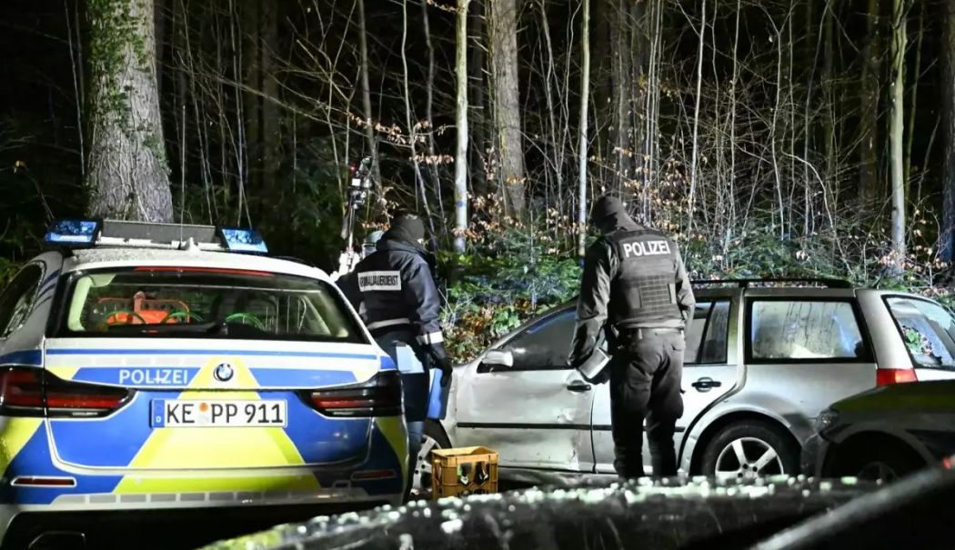 O profesoară din Austria, violată şi şantajată de mai mulți adolescenţi, printre care se află şi un român - profesoara-violata-1742112553.jpg