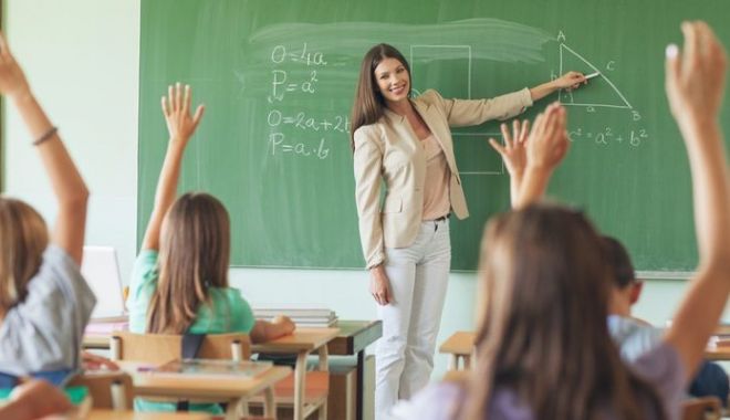 Vouchere de vacanță pentru toți angajații din învățământ. Ce valoare au - profesor-1593591186.jpg
