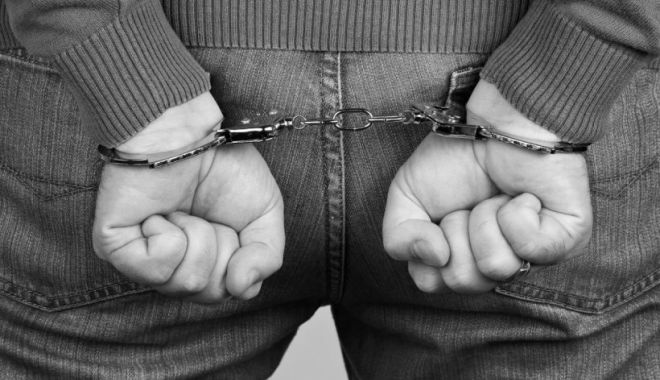 Un profesor din Călărași a batjocorit o minoră de 15 ani și a pus-o să se prostitueze - profesor-1634740804.jpg
