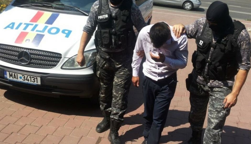 Un profesor de religie a fost reținut după ce ar fi violat și ar fi bătut o minoră de doar 14 ani - profesor-de-religie-1755708165.jpg