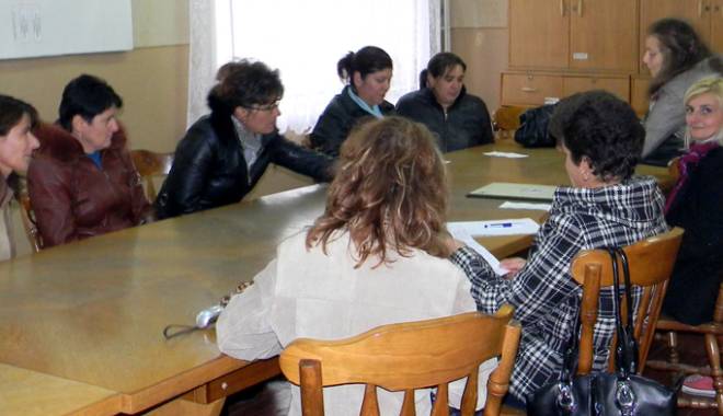 Ce profesori nu primesc cei 700 lei - profesorii-1415730942.jpg