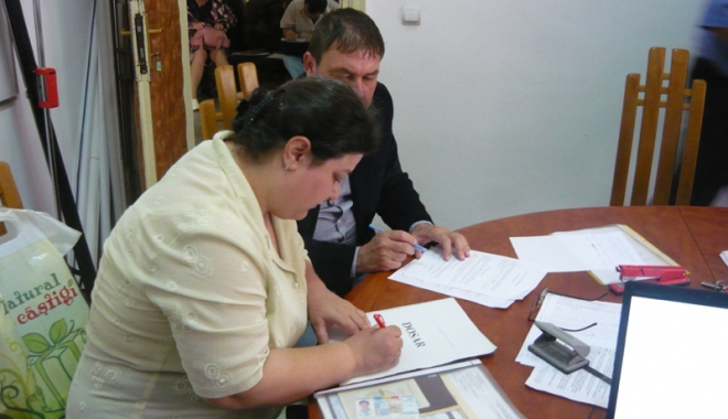 Peste 700 de profesori constănțeni află notele la Titularizare - profesorii-1469544589.jpg