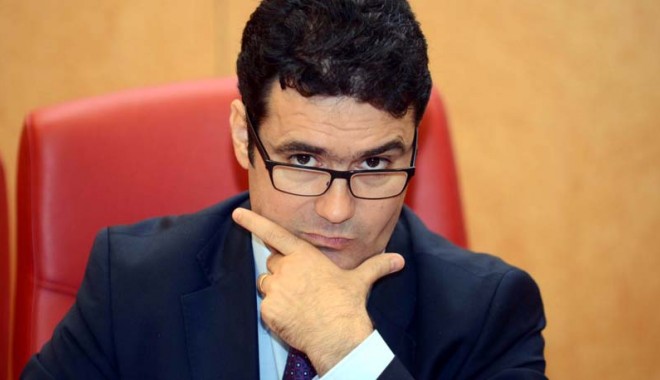 Profesorii așteaptă banii, nu promisiuni - profesoriiasteaptabanii-1411497615.jpg