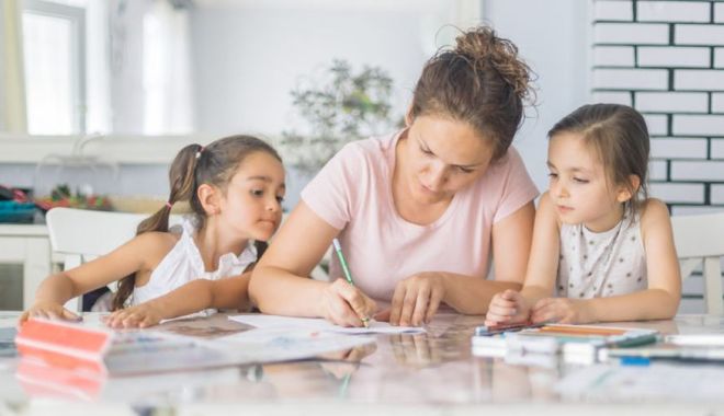 Profesorii care dau meditaţii trebuie să aibă case de marcat - profesoriicaredau-1637606687.jpg