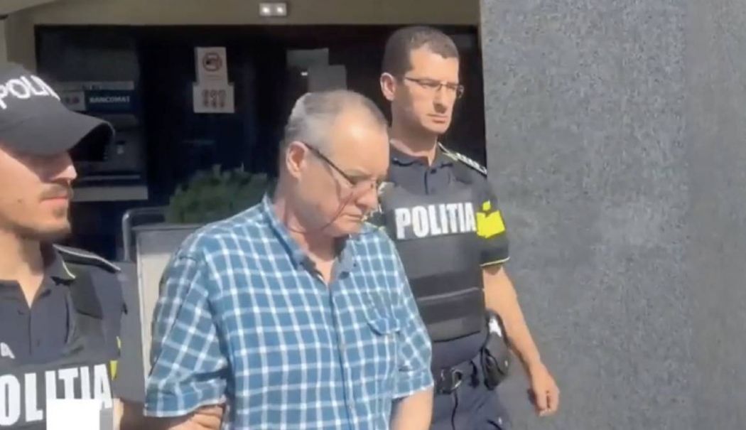 Profesor de 62 de ani, idilă cu o elevă! Relația ar fi început când fata era minoră - profesorlucianblagacapitalaidila-1713004116.jpg