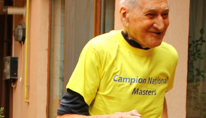 Profesorul Traian Petcu, invitat de onoare  la Crosul Montan din Valea Gurghiului - profesorul-1473781041.jpg