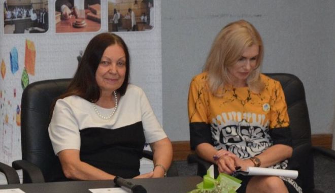 Profesorul - meșter al sufletelor! Paula Adriana Pop, omagiată de elevii Colegiului 