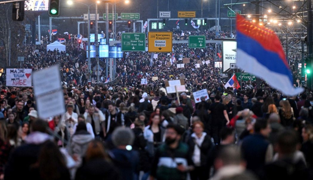 Mii de studenţi sârbi protestează la Kragujevac împotriva corupţiei - profimedia0958069837-1739627165.jpg