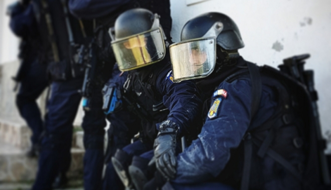Program de foc pentru polițiști, jandarmi și pompieri. Iată cele mai importante misiuni - programdefoc-1502465870.jpg