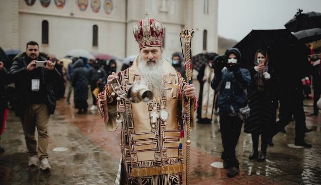 IPS Teodosie săvârşeşte Sfânta Liturghie la mănăstirea „Peștera Sfântului Apostol Andrei” - programsfandrei-1638194638.jpg